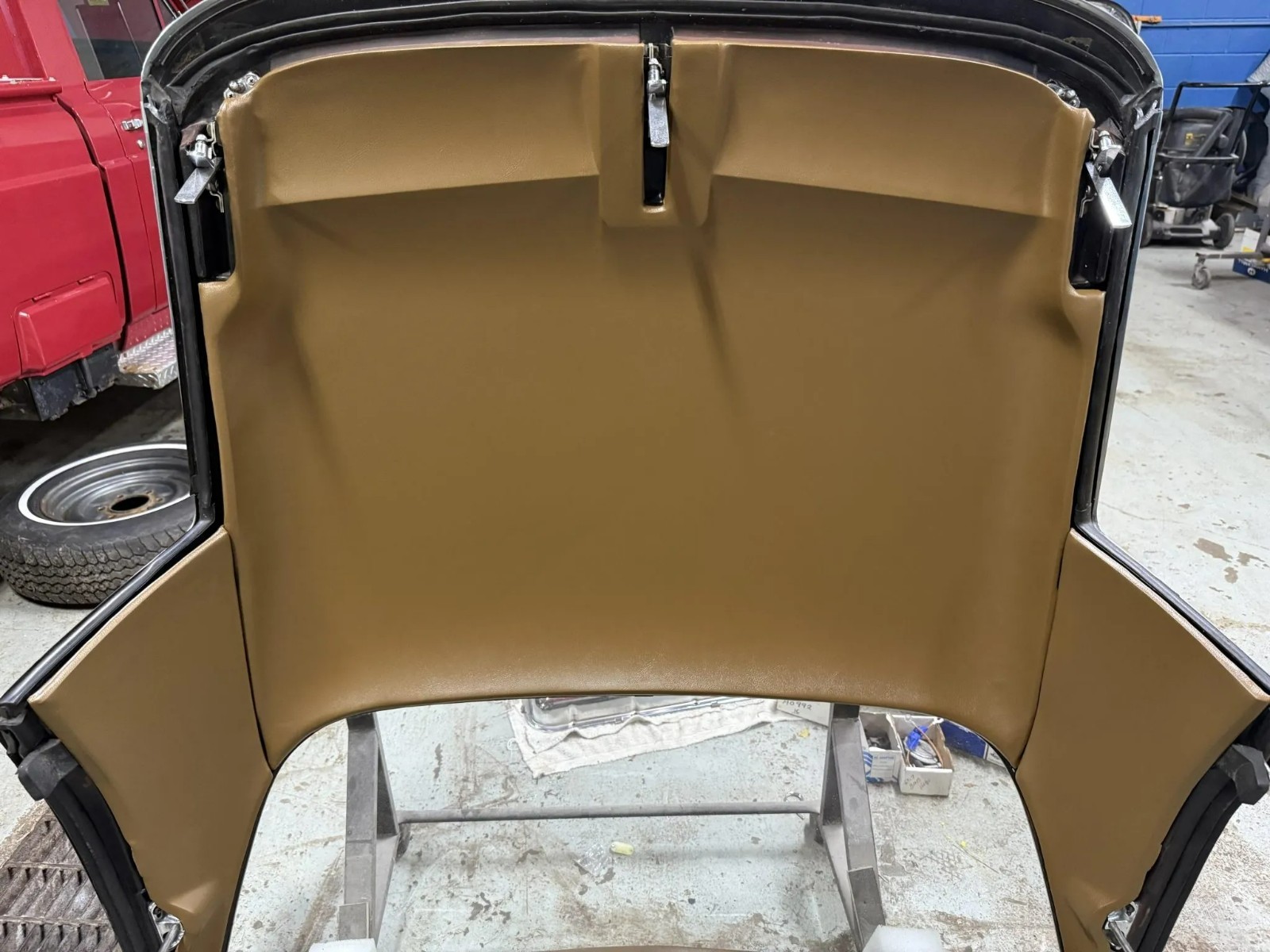 Chevrolet-Corvette-1972-Convertible-36