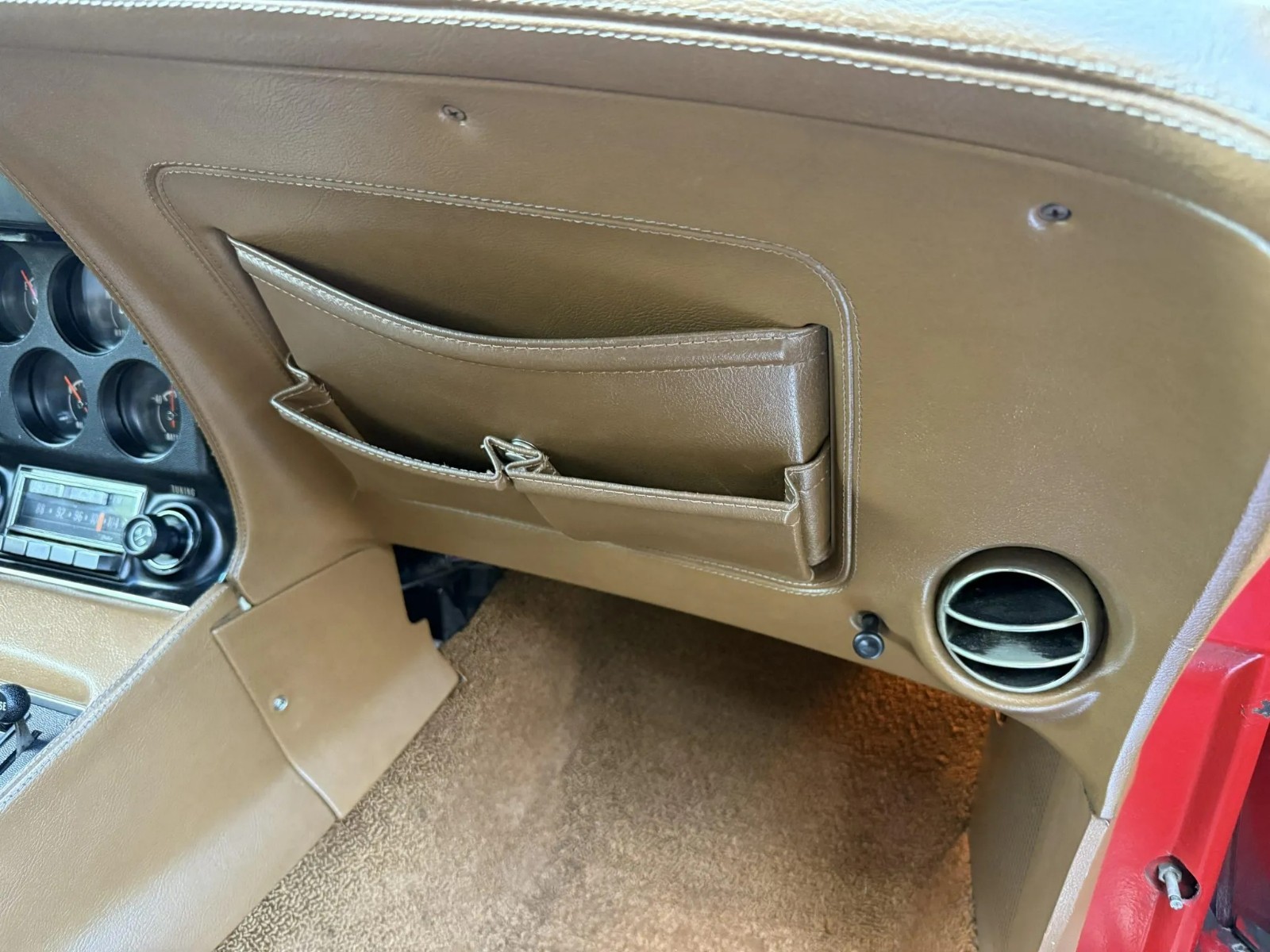 Chevrolet-Corvette-1972-Convertible-38