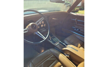 Chevrolet-Corvette-1972-Coupe-10