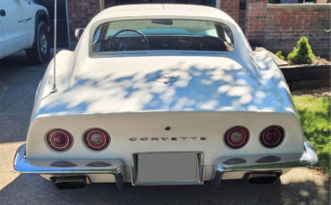 Chevrolet-Corvette-1972-Coupe-2