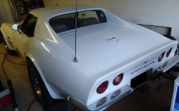 Chevrolet-Corvette-1972-Coupe-4
