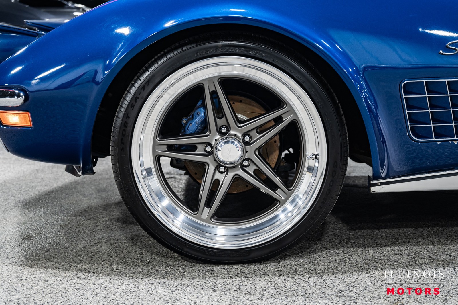 Chevrolet-Corvette-1972-Coupe-8