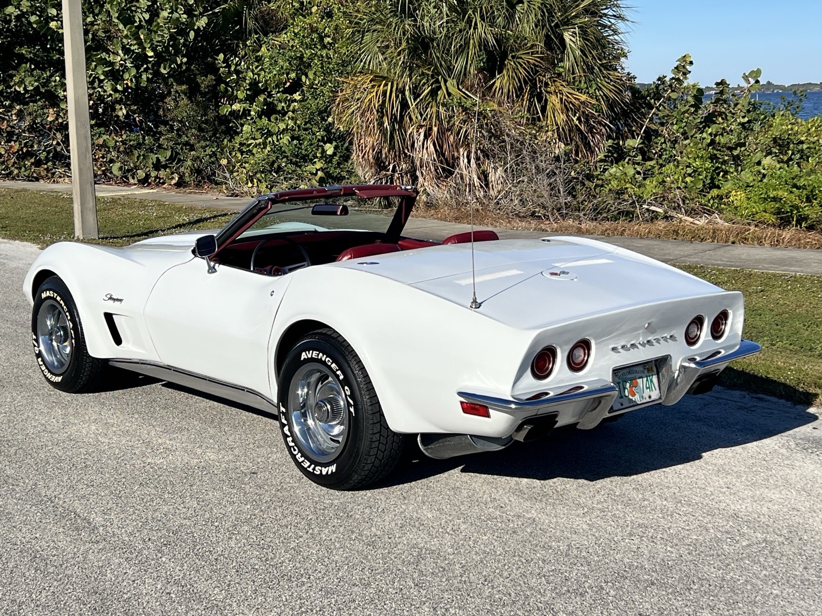 Chevrolet-Corvette-1973-1