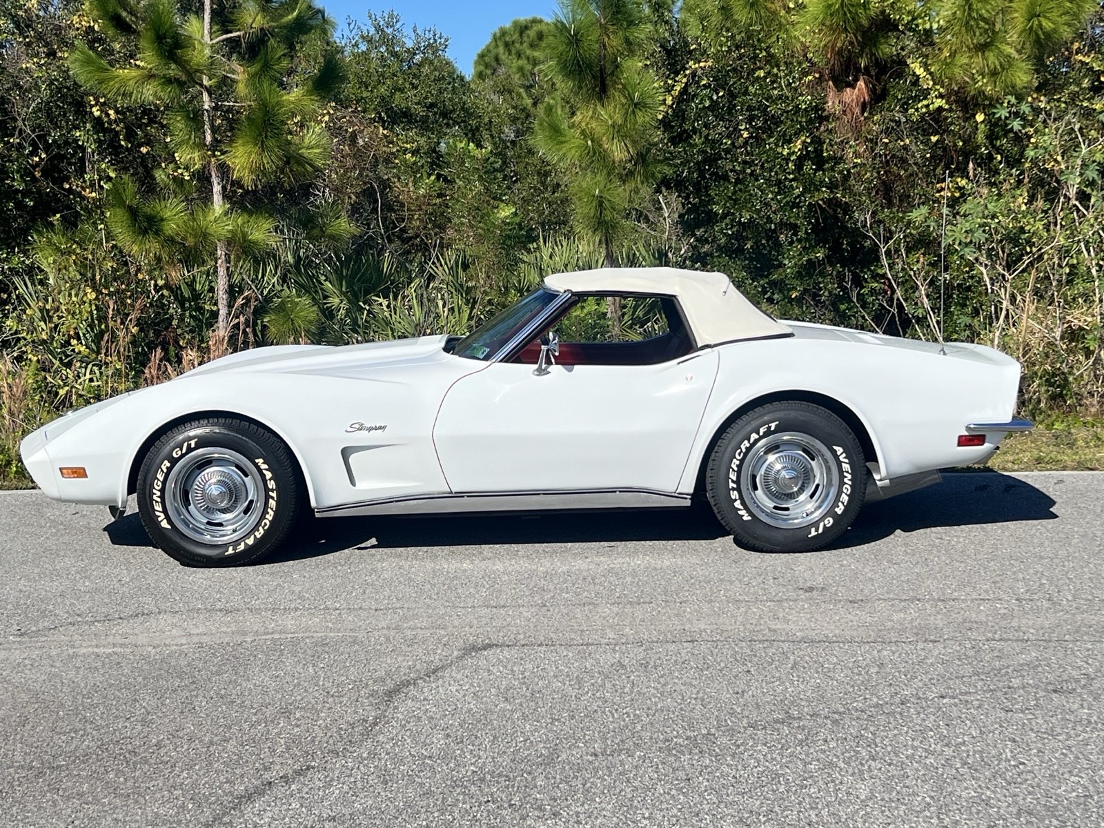 Chevrolet-Corvette-1973-11