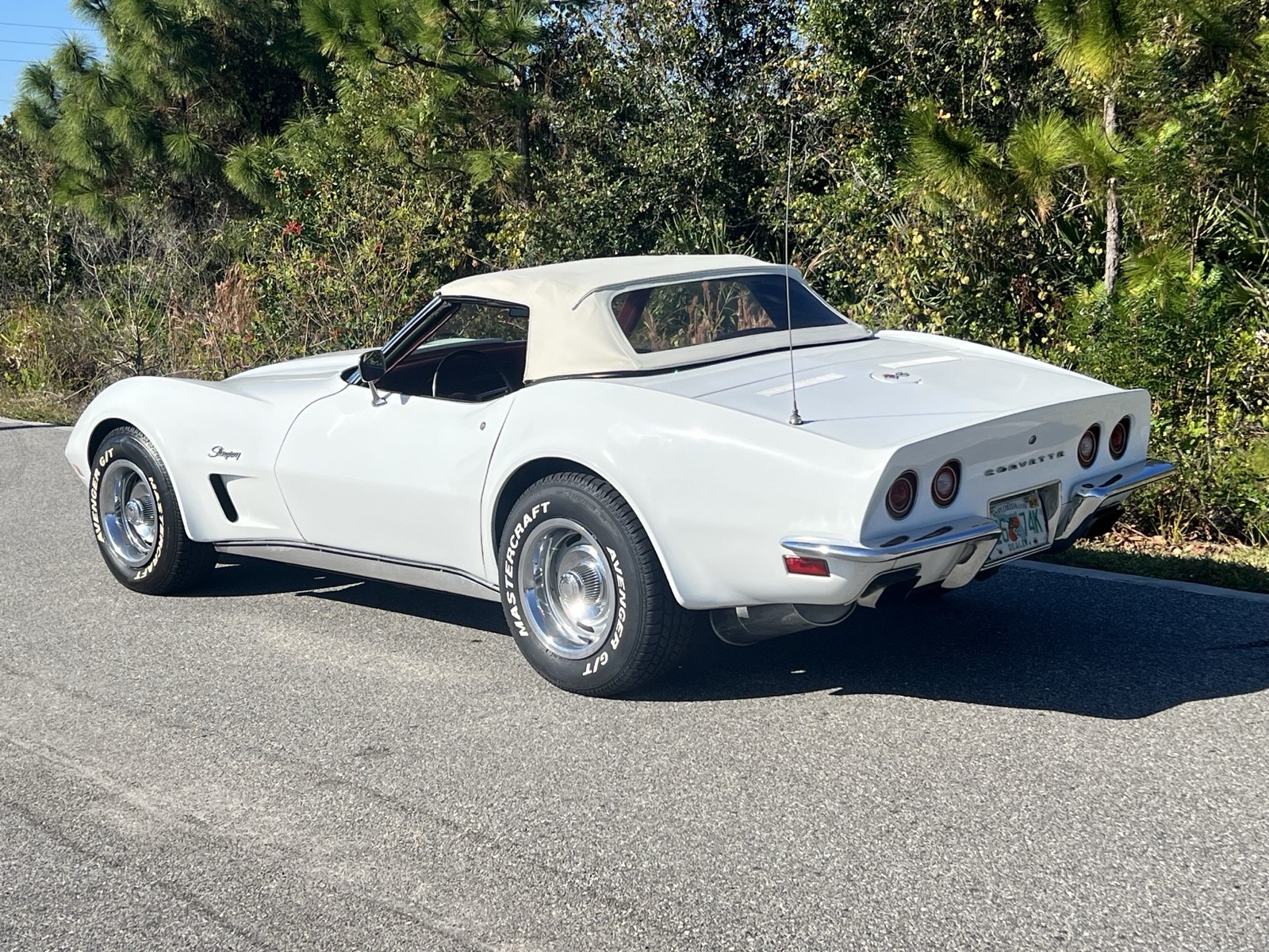 Chevrolet-Corvette-1973-12