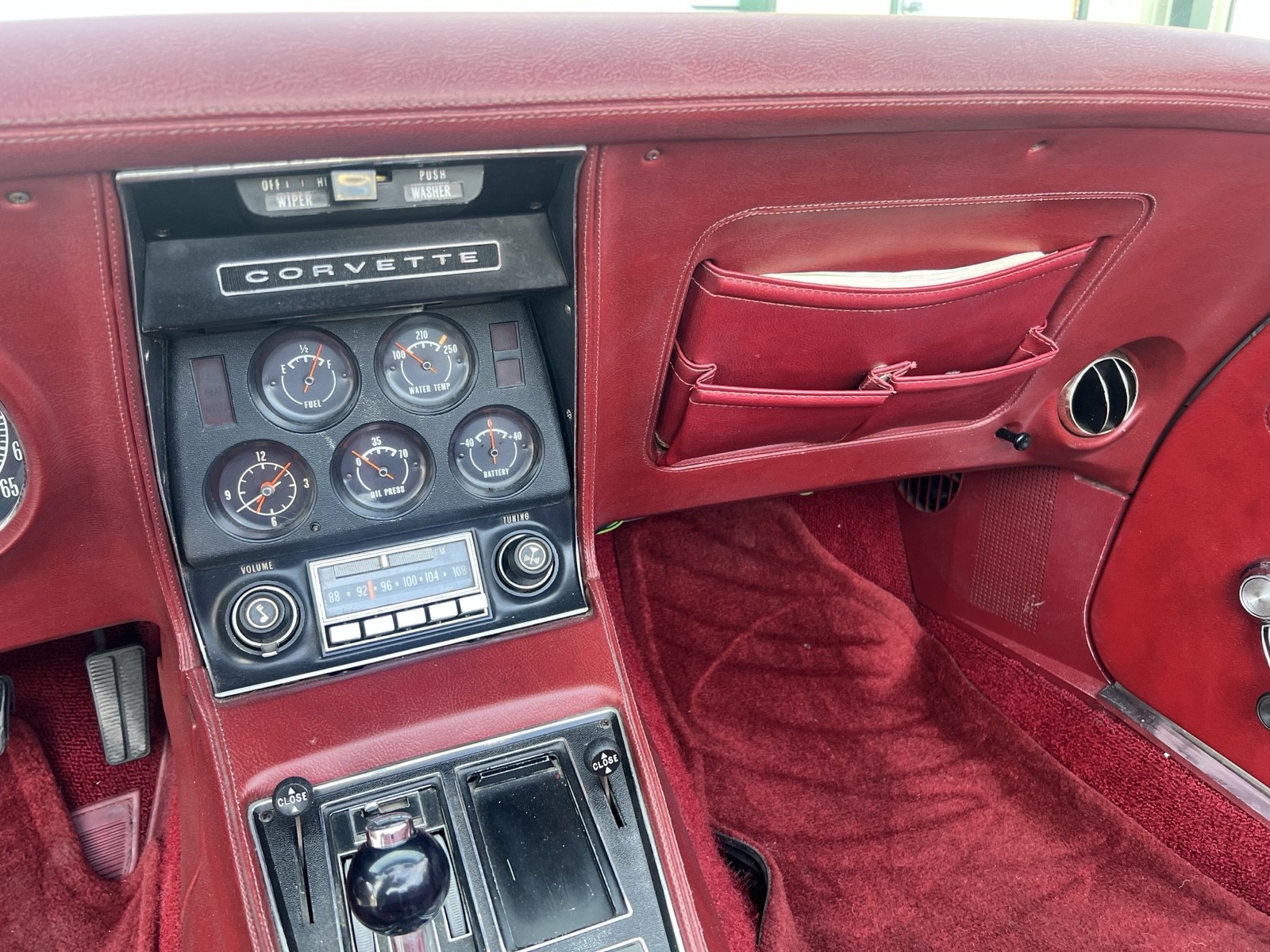 Chevrolet-Corvette-1973-19