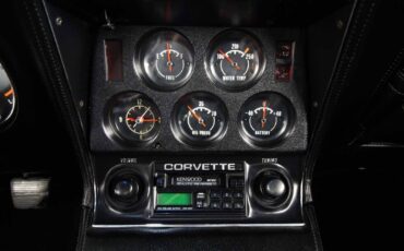 Chevrolet-Corvette-1973-24