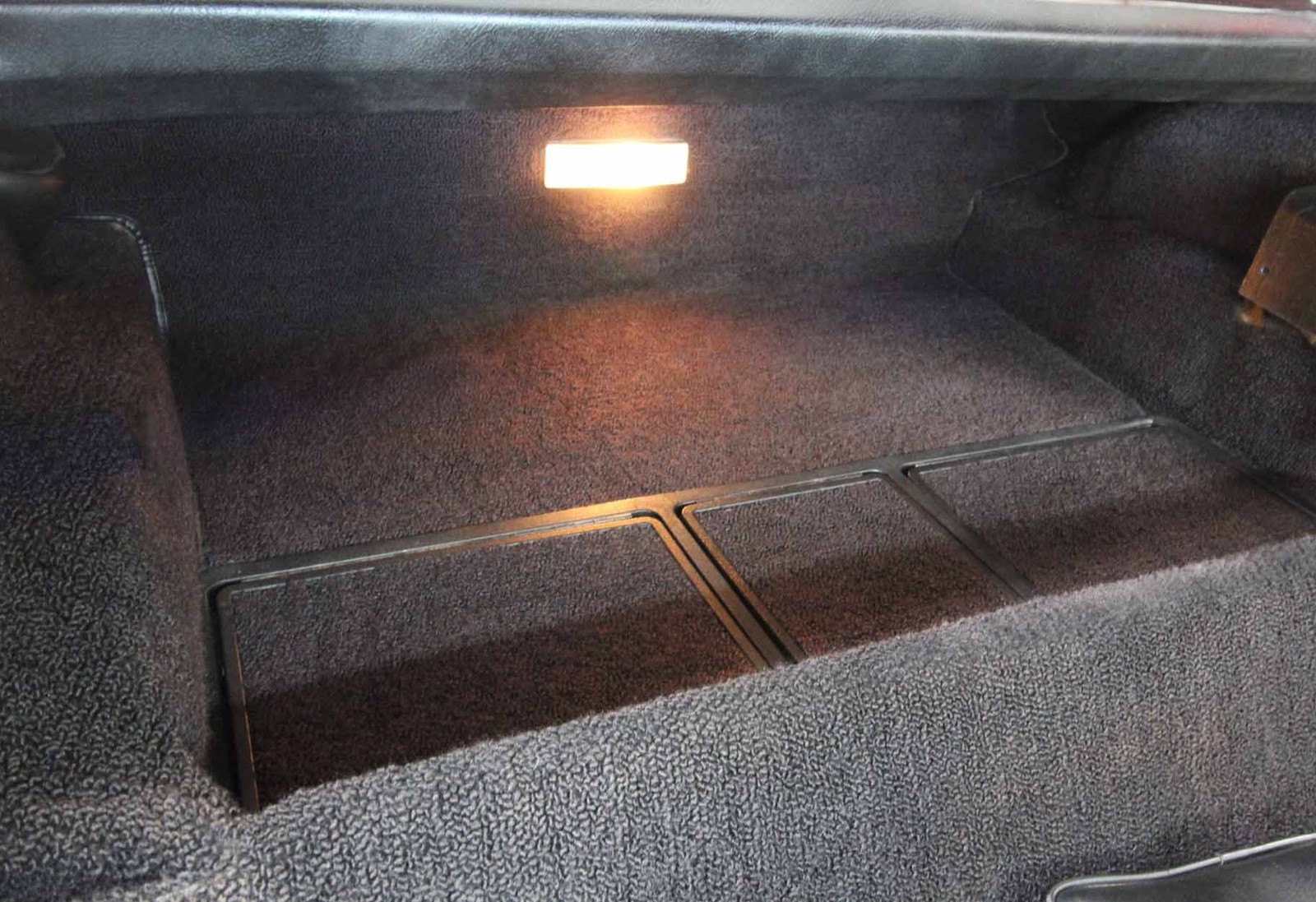 Chevrolet-Corvette-1973-30