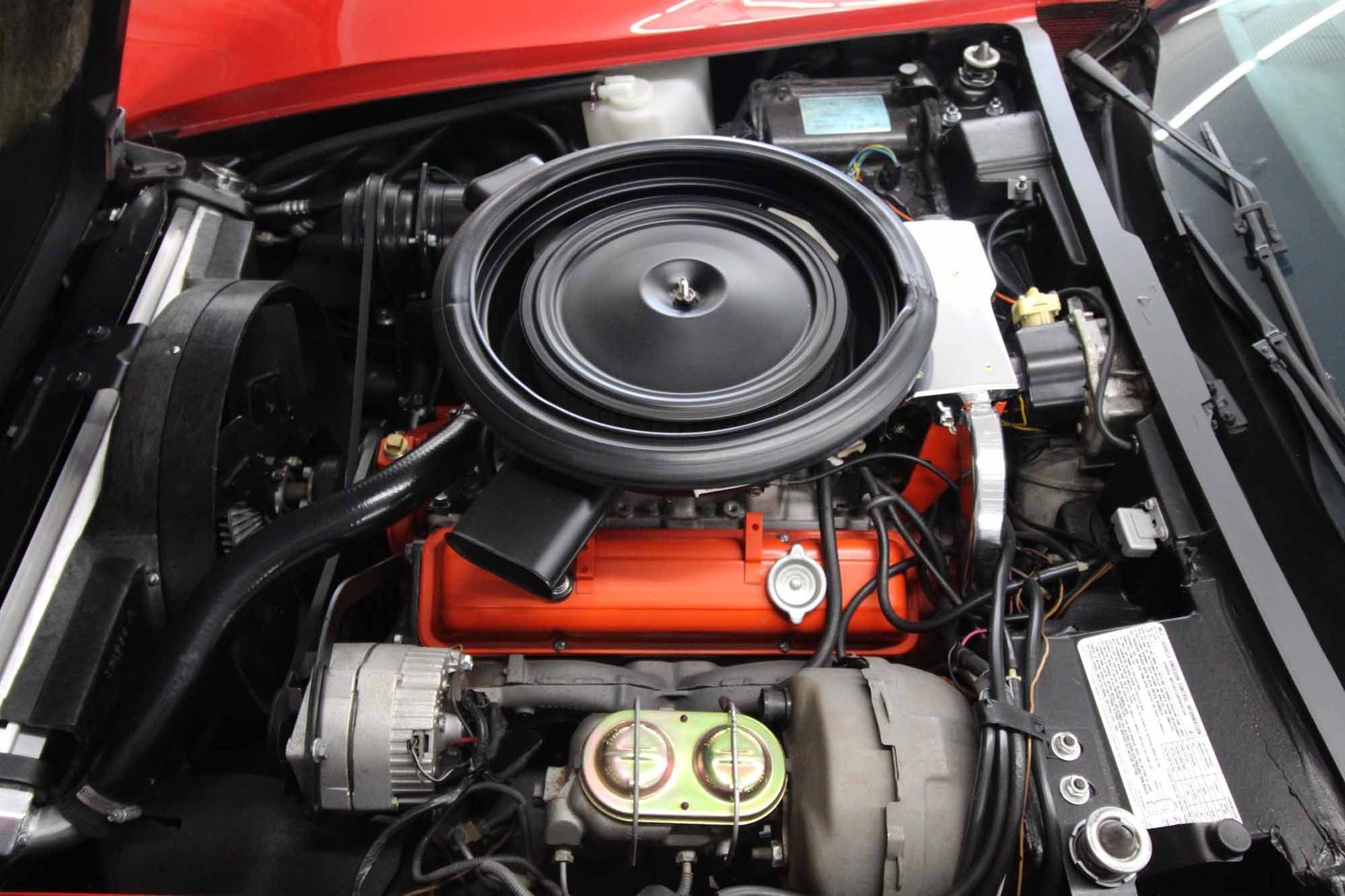 Chevrolet-Corvette-1973-35