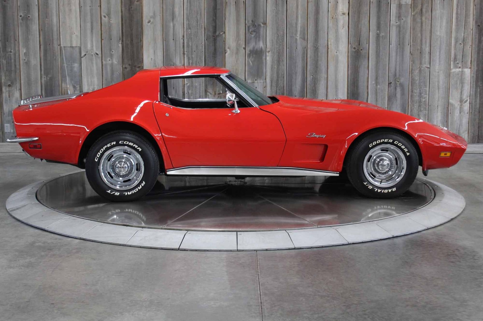 Chevrolet-Corvette-1973-4