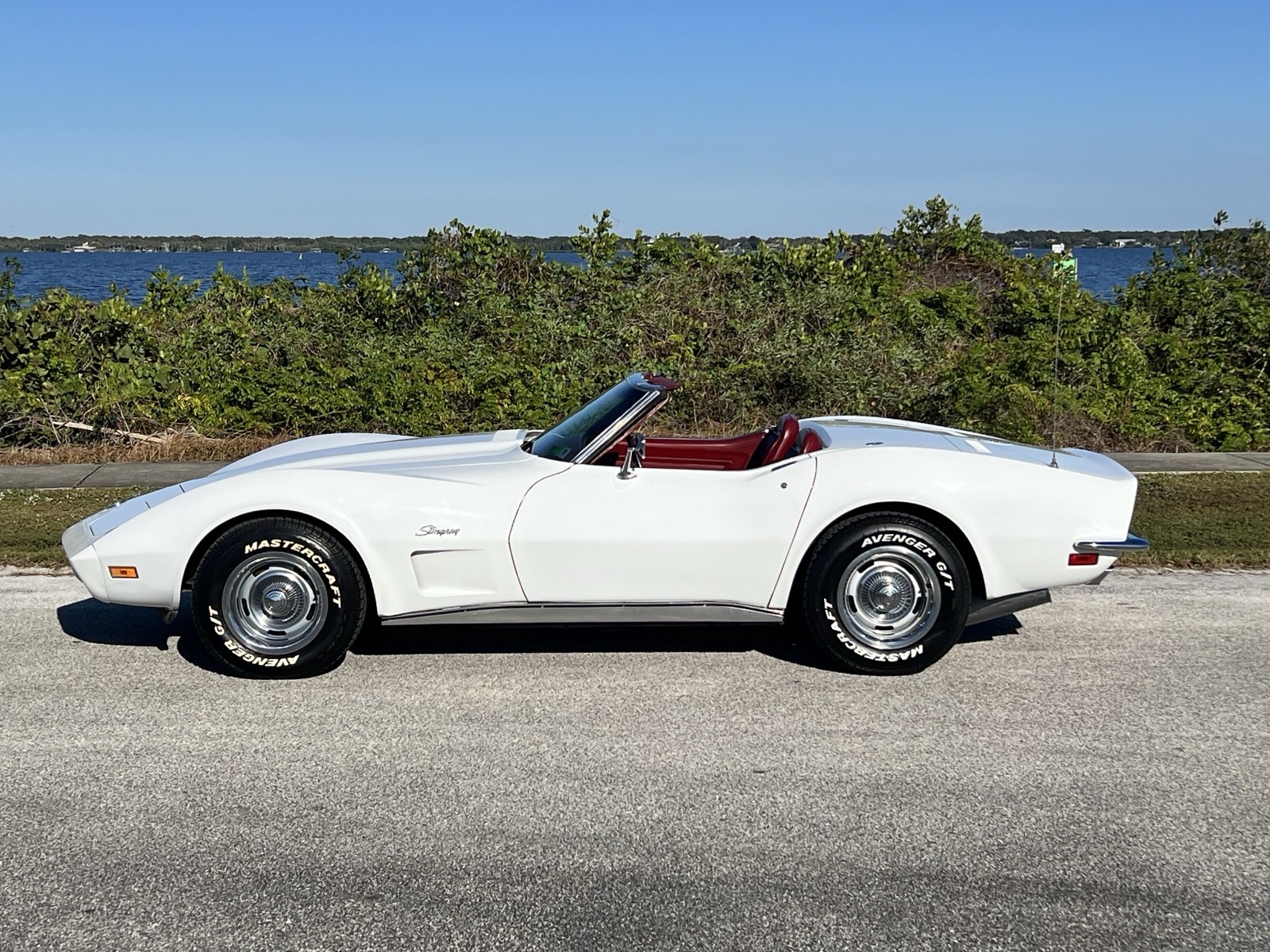 Chevrolet-Corvette-1973-5