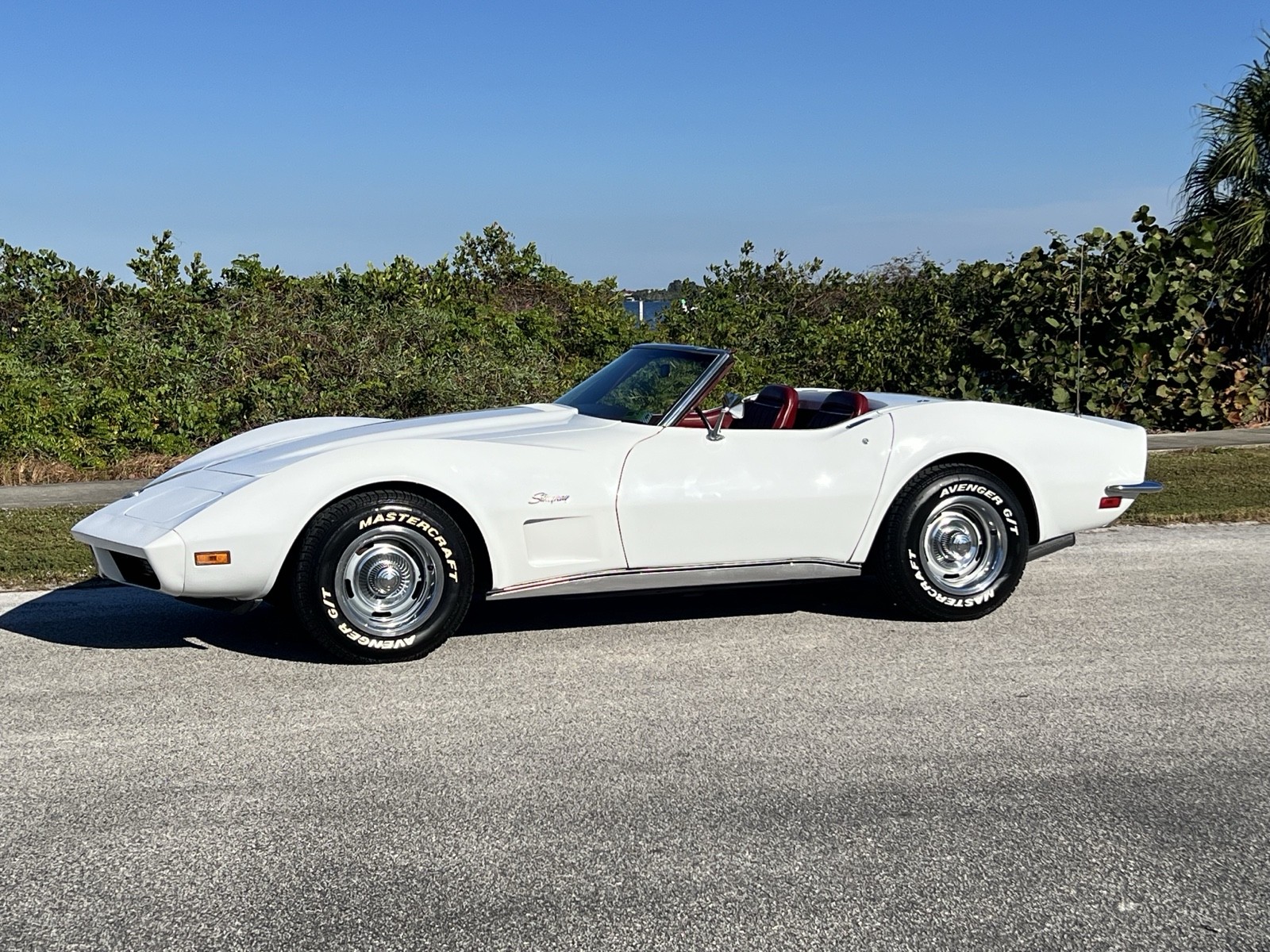 Chevrolet-Corvette-1973-6