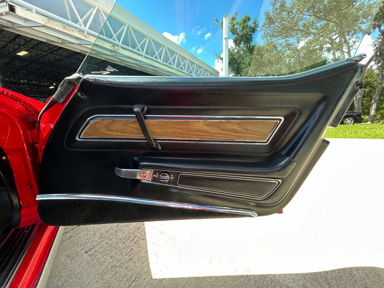 Chevrolet-Corvette-1973-Hatchback-17