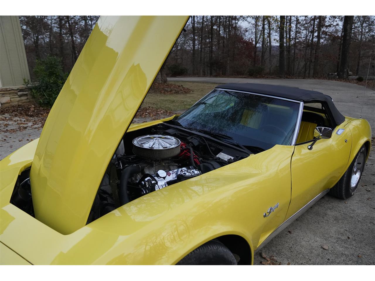 Chevrolet-Corvette-1974-Bright-Yellow-Black-4