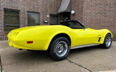 Chevrolet-Corvette-1974-Convertible-10