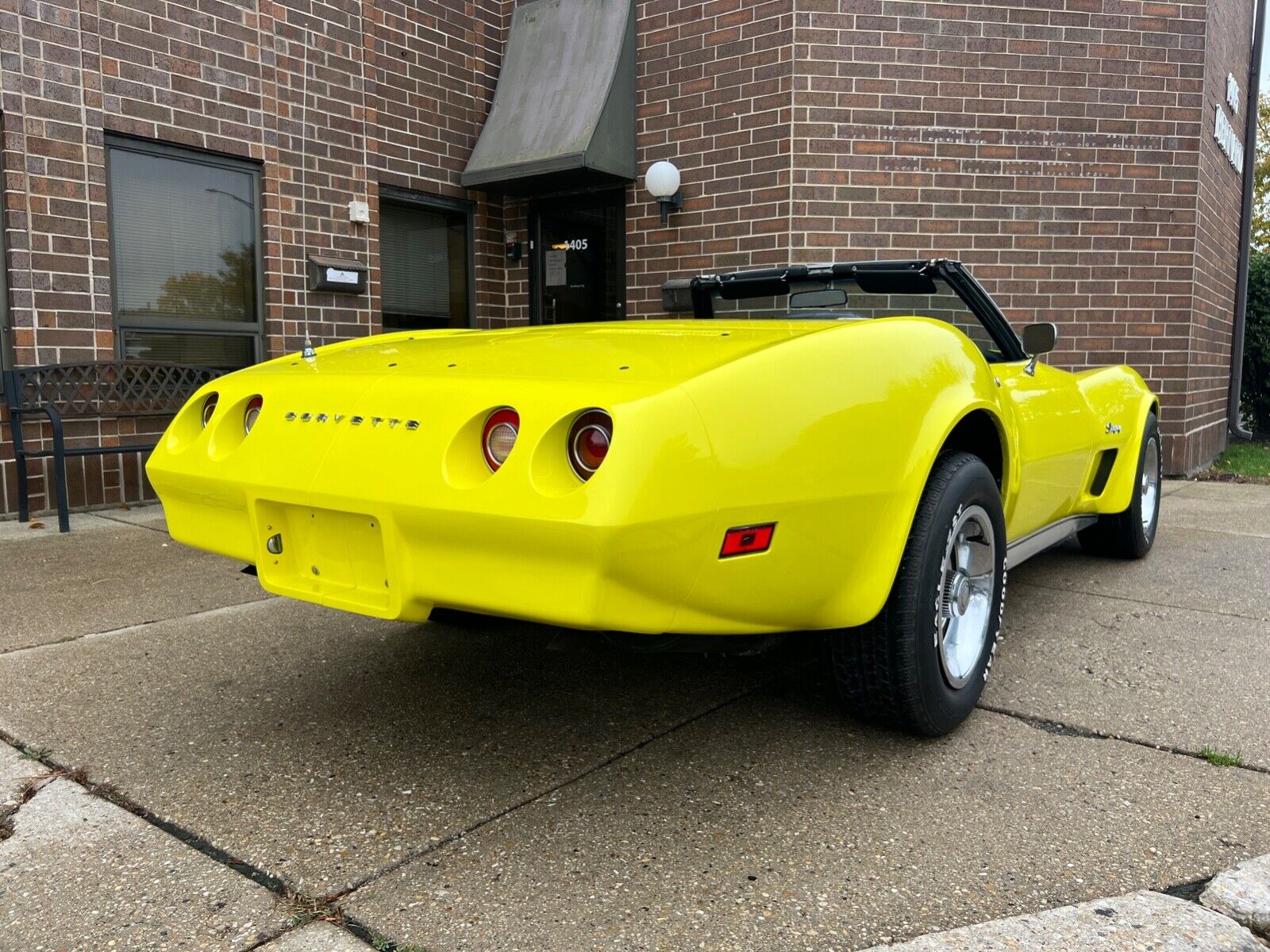 Chevrolet-Corvette-1974-Convertible-11