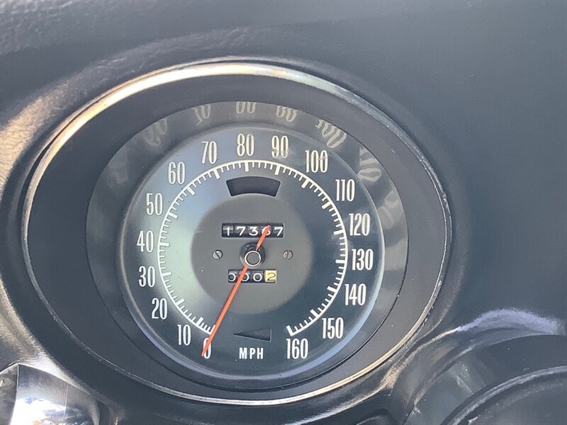 Chevrolet-Corvette-1974-Convertible-17