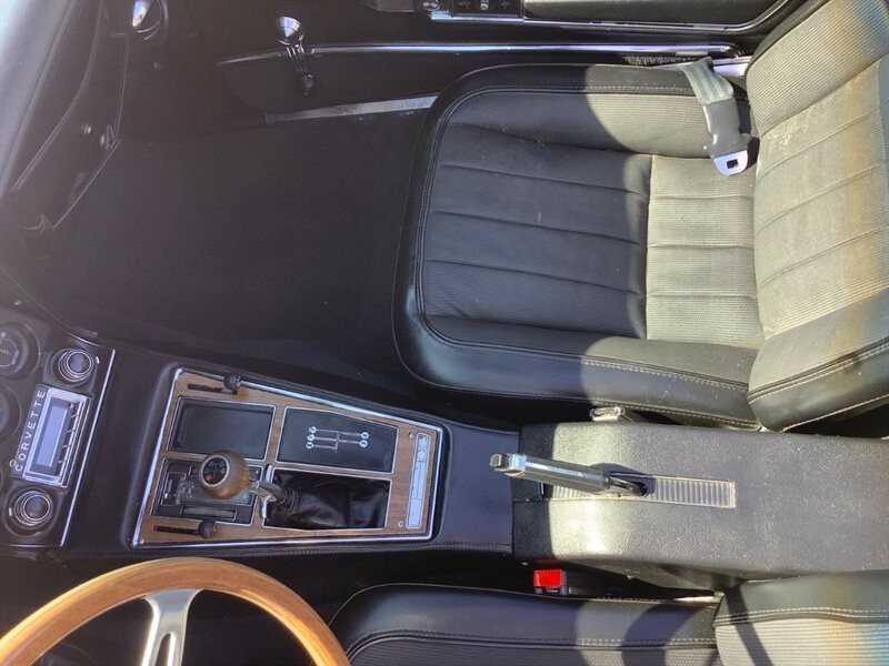 Chevrolet-Corvette-1974-Convertible-23