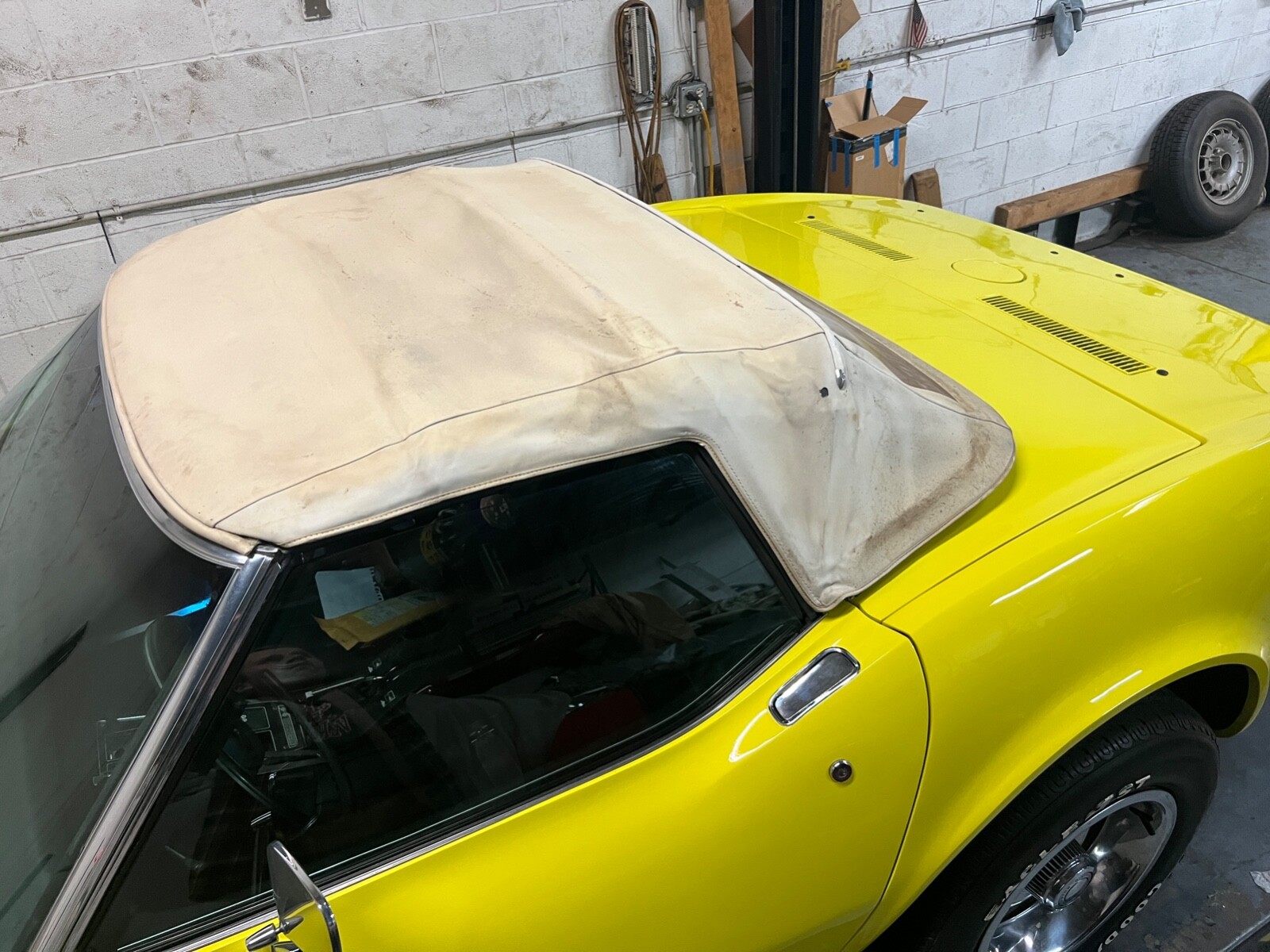 Chevrolet-Corvette-1974-Convertible-24