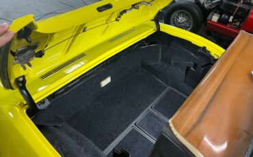 Chevrolet-Corvette-1974-Convertible-25