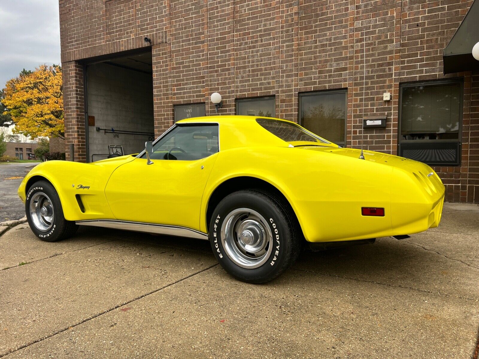 Chevrolet-Corvette-1974-Convertible-3