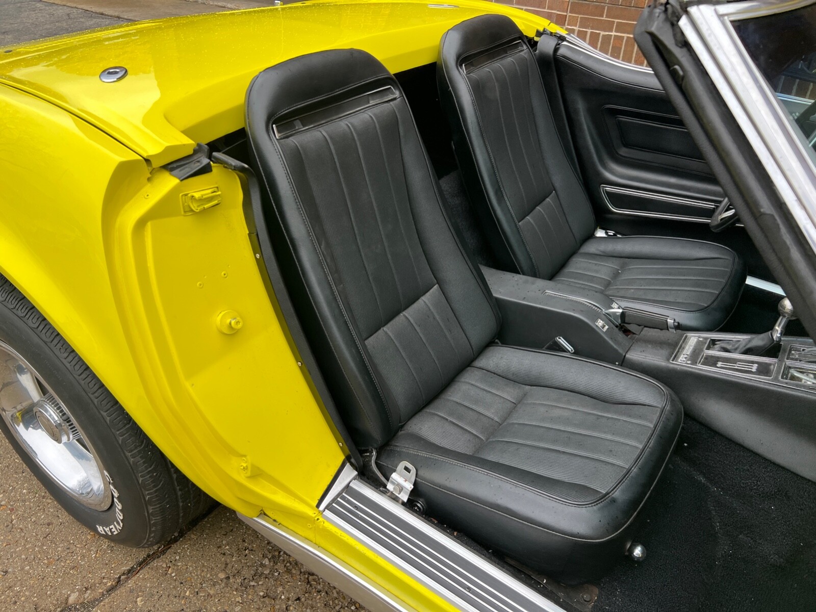 Chevrolet-Corvette-1974-Convertible-33