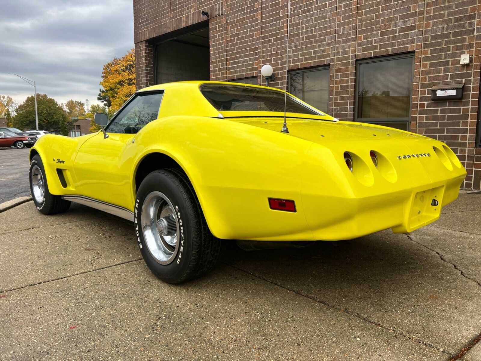 Chevrolet-Corvette-1974-Convertible-4
