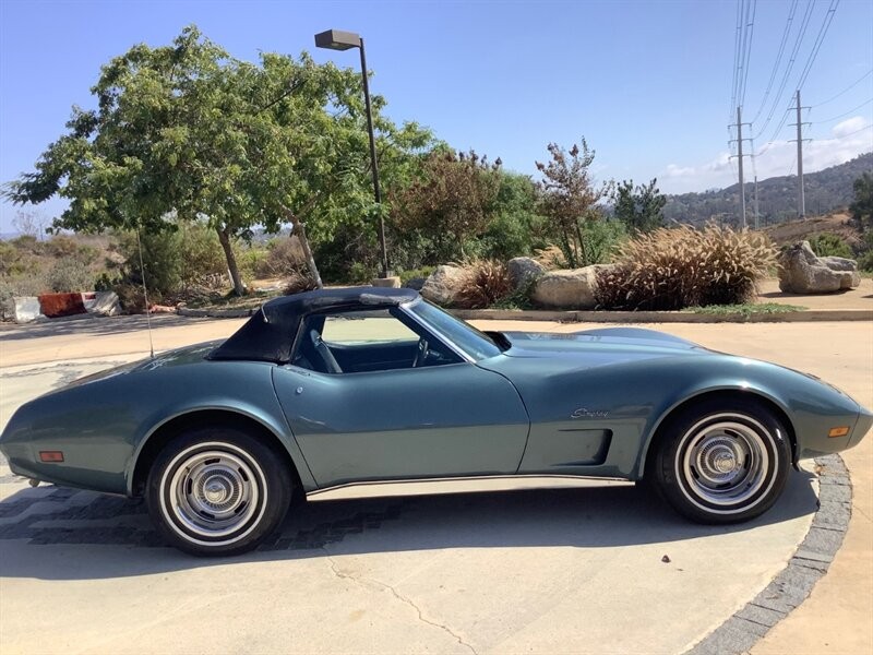 Chevrolet-Corvette-1974-Convertible-5