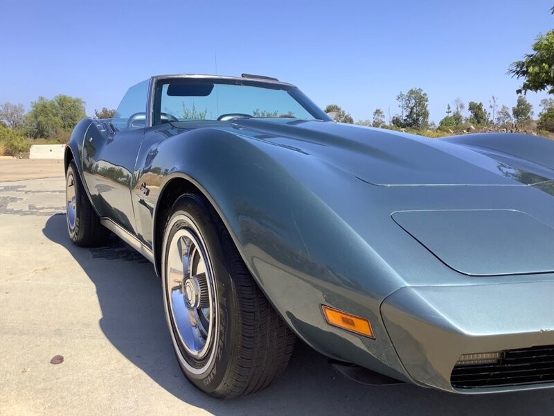 Chevrolet-Corvette-1974-Convertible-9