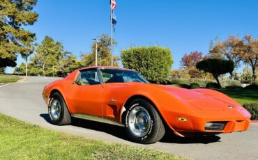 Chevrolet-Corvette-1975-Coupe-1