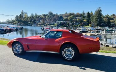 Chevrolet-Corvette-1975-Coupe-3