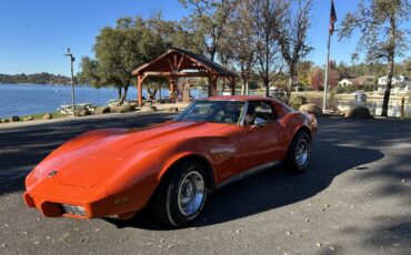 Chevrolet-Corvette-1975-Coupe