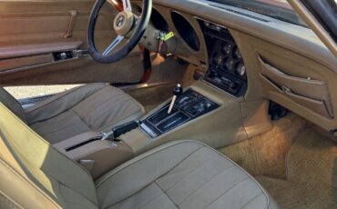 Chevrolet-Corvette-1975-Coupe-4