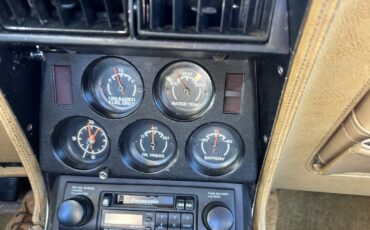 Chevrolet-Corvette-1975-Coupe-5