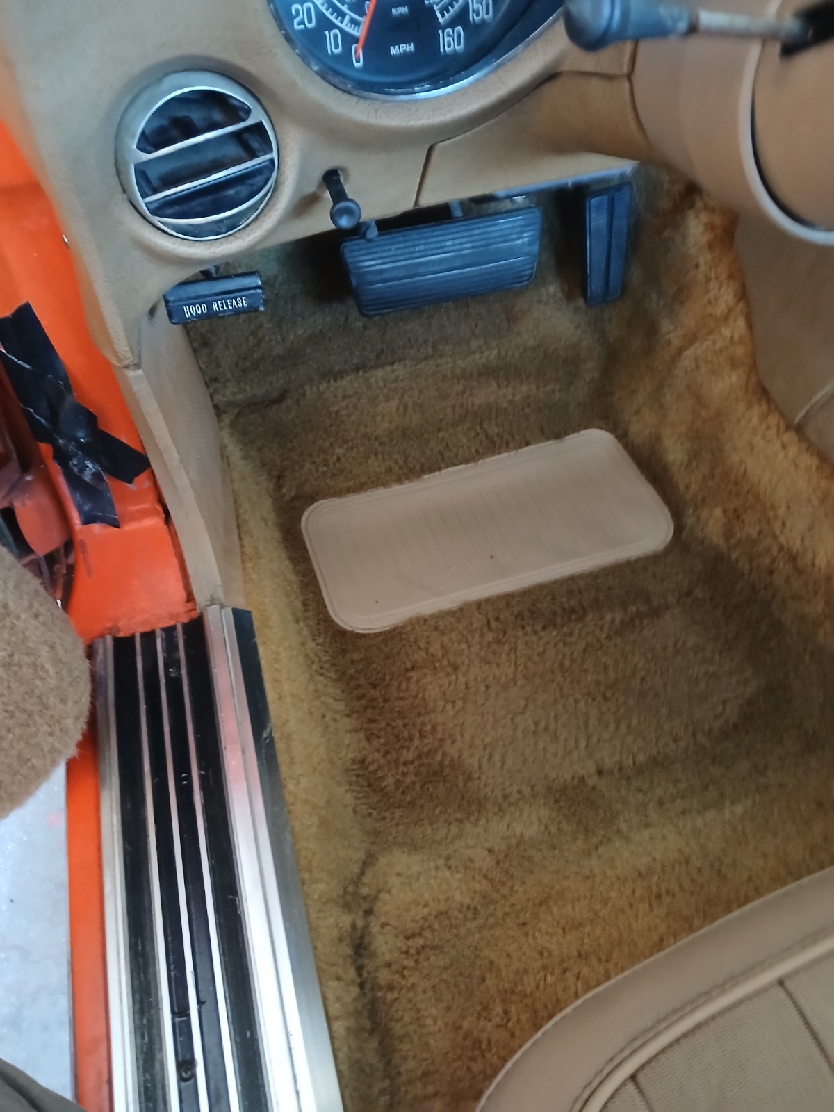 Chevrolet-Corvette-1975-Coupe-7