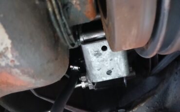 Chevrolet-Corvette-1975-Coupe-9