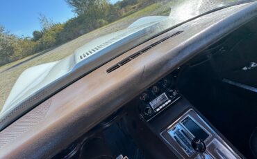 Chevrolet-Corvette-1976-18