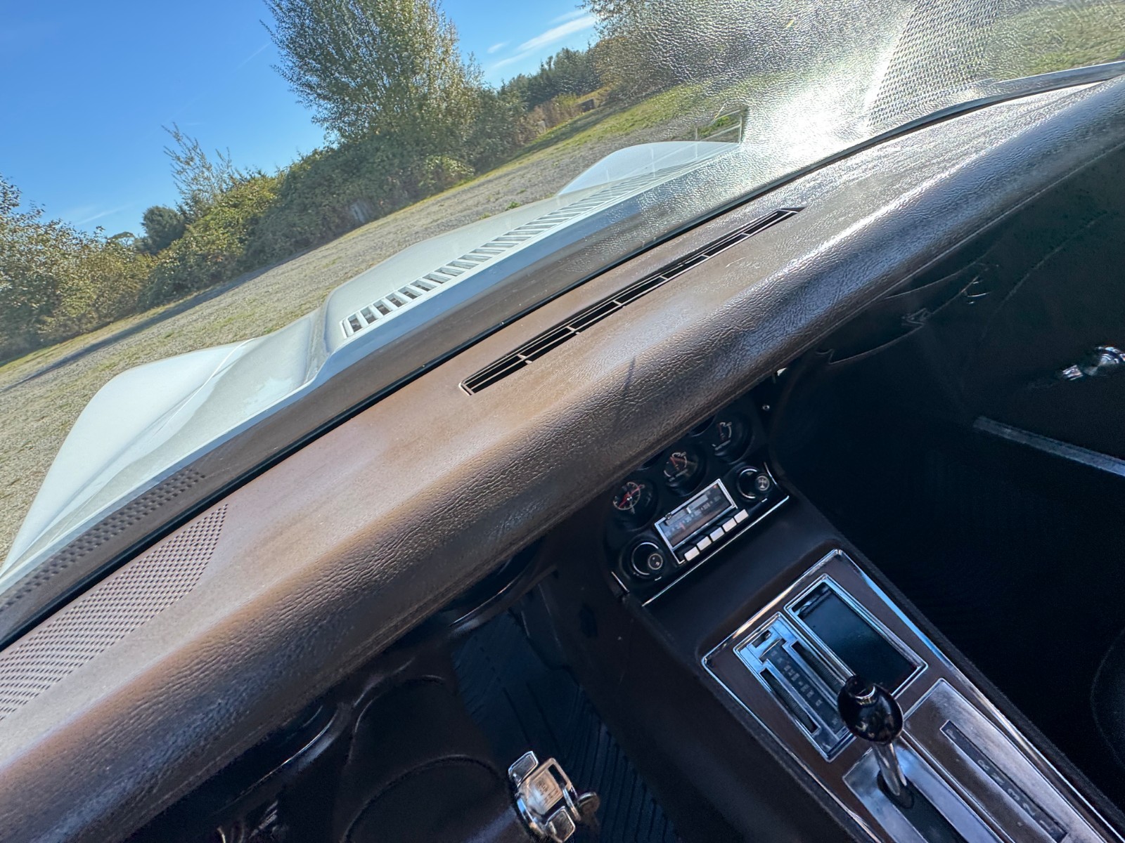 Chevrolet-Corvette-1976-18