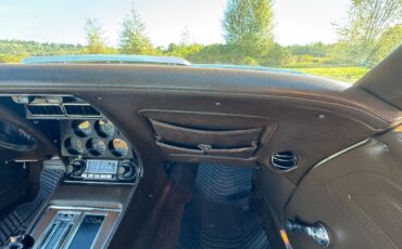 Chevrolet-Corvette-1976-21