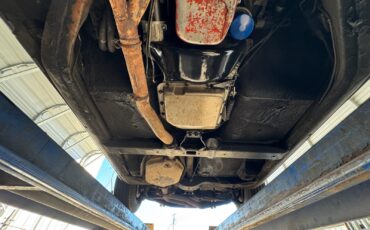 Chevrolet-Corvette-1976-25