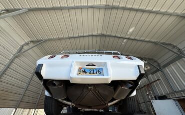 Chevrolet-Corvette-1976-28