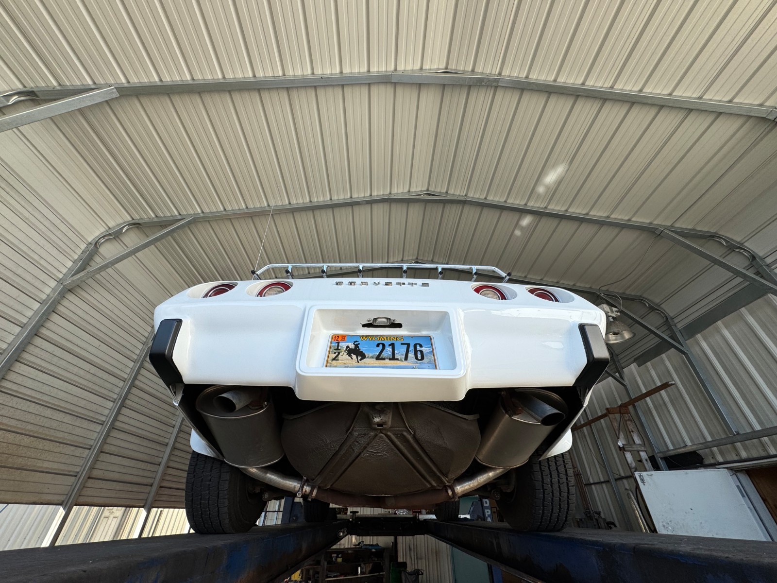 Chevrolet-Corvette-1976-28