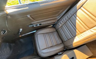 Chevrolet-Corvette-1976-29