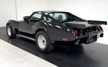 Chevrolet-Corvette-1976-Black-Black-1