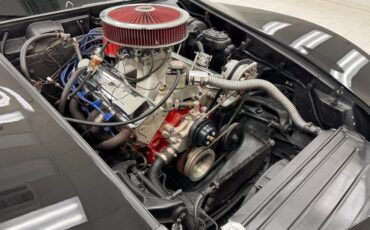 Chevrolet-Corvette-1976-Black-Black-16