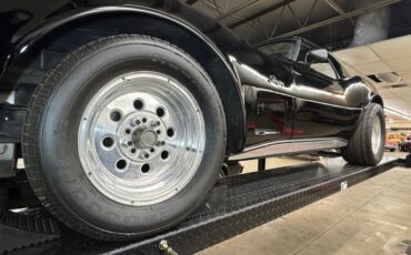 Chevrolet-Corvette-1976-Black-Black-30