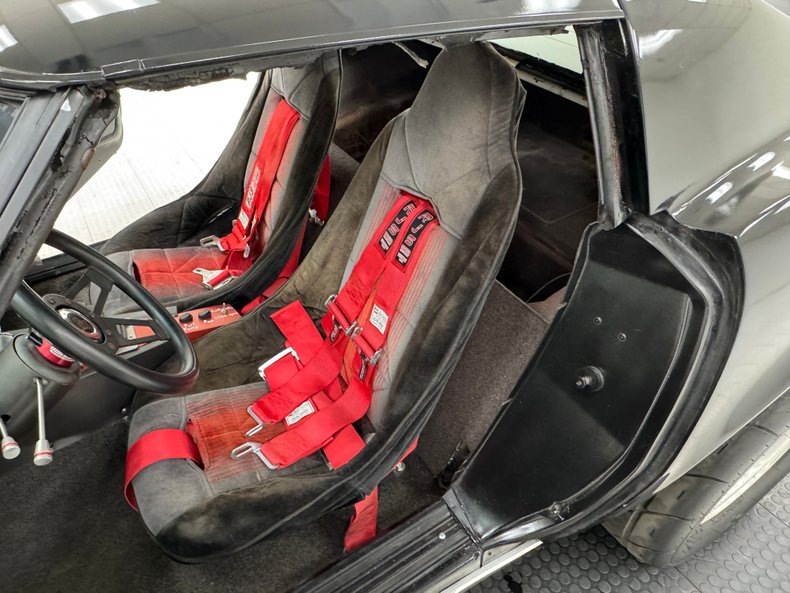 Chevrolet-Corvette-1976-Black-Black-39