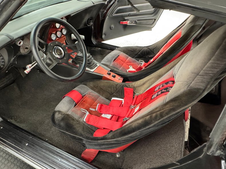 Chevrolet-Corvette-1976-Black-Black-40