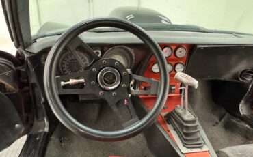 Chevrolet-Corvette-1976-Black-Black-45