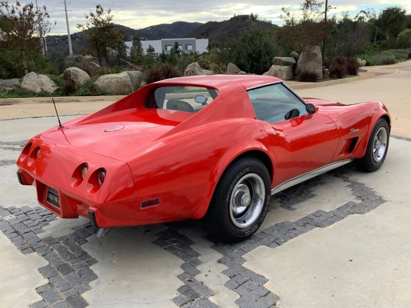 Chevrolet-Corvette-1976-Coupe-10